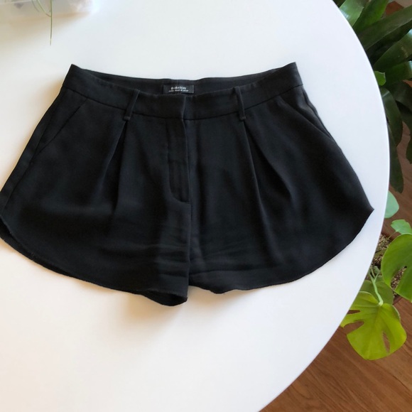 Aritzia Babaton Sexy PlayShorts in BLACK (size 4) - Picture 4 of 10